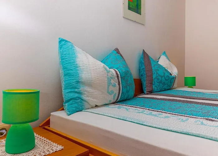 Vacattio 2 *